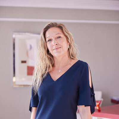 Stephanie Knezevic Headshot